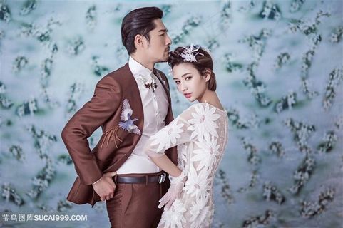 面对面的情侣图片