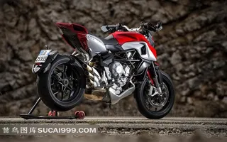 世界名牌阿古斯塔摩托车