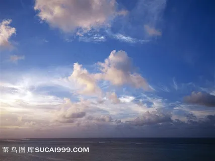 沙滩海边蓝天白云摄影