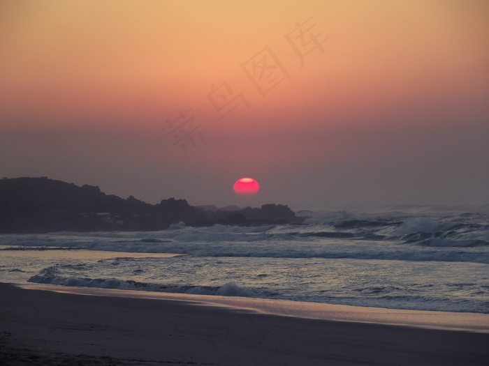 黎明日出海滩图片