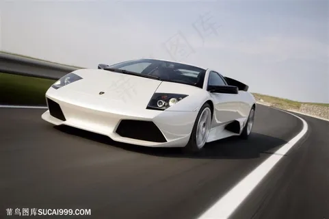 超级跑车-公路上的白色兰博基尼 超级跑车-公路上的白色兰博基尼