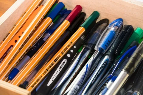 学习用笔圆珠笔图片 学习用笔圆珠笔图片