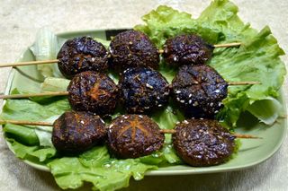 烧烤美食烤肉街边小吃油炸香菇