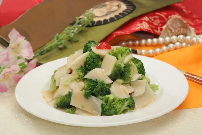 百灵菇炒西兰花