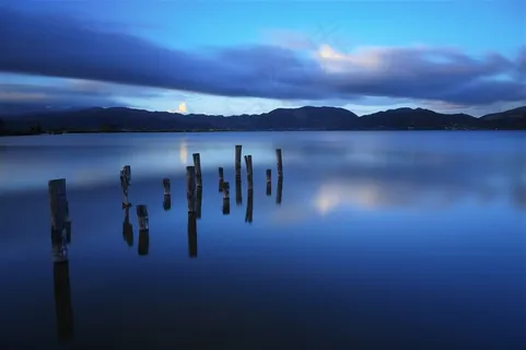 在码头停靠的船只高清海洋风景图片 在码头停靠的船只高清海洋风景图片