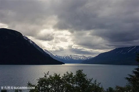 湖边湖水唯美景色高清图片 湖边湖水唯美景色高清图片