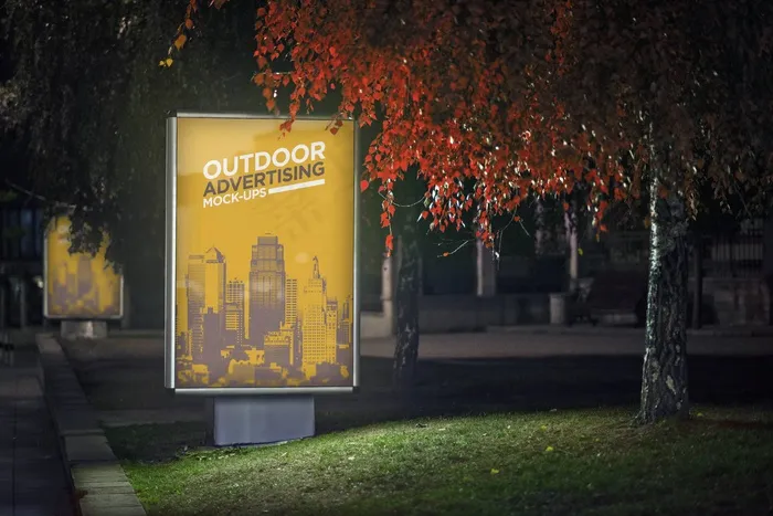 城市户外车站灯箱广告牌PSD分层样机模板psd模版下载