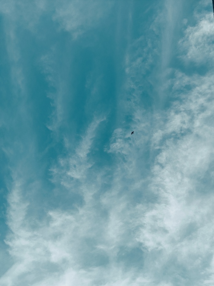 夏天的纯净天空