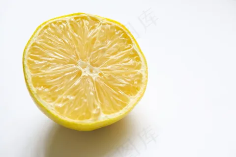 半个黄色柠檬图片 半个黄色柠檬图片