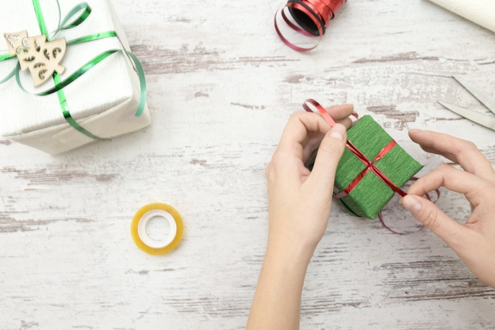 圣诞节垂直画幅场景圣诞装饰圣诞球手系蝴蝶(12)