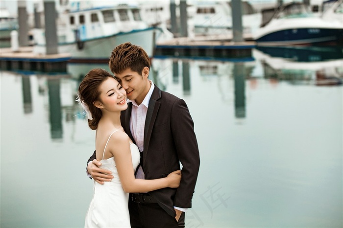 时尚恋人婚纱港口外拍高清写真