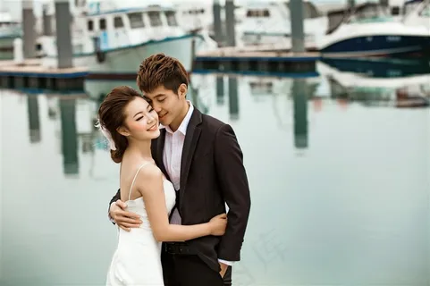 时尚恋人婚纱港口外拍高清写真