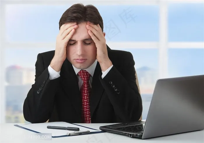 头疼难受的人物高清图片