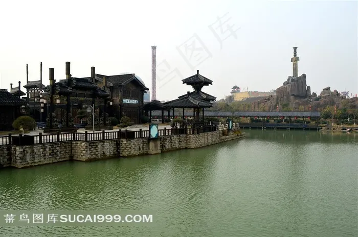 美丽的淹城水面和古建筑