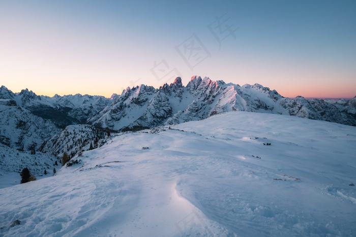 雪域高山风景图片