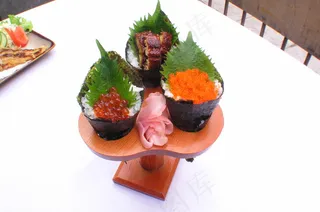  手卷 鳗鱼、蟹籽、红鱼籽 