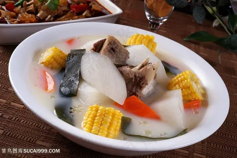 汤四季乱炖的美食图片