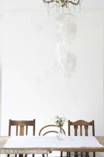 整洁简单的餐厅