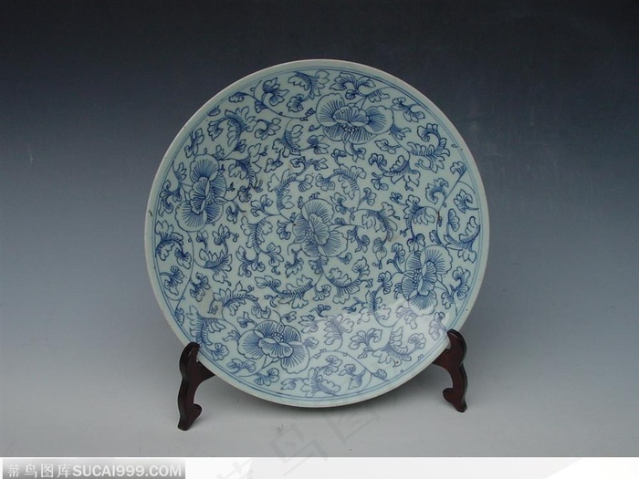 传统工艺-蝴蝶花纹的盘子