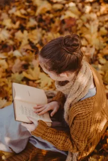 文艺美女看书意境图片