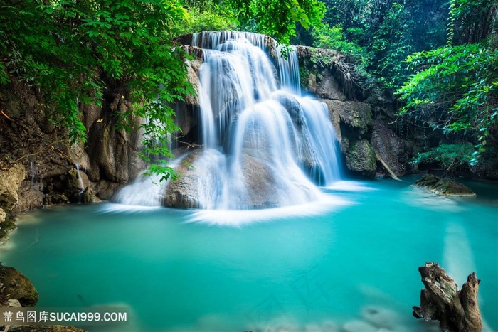 美丽树林瀑布景色高清风景图片