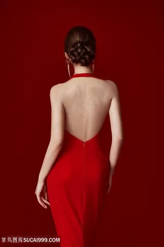 美女露背图片