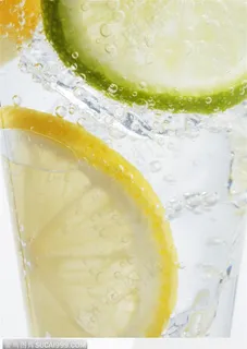 清凉饮品-冰水中的柠檬水 清凉饮品-冰水中的柠檬水
