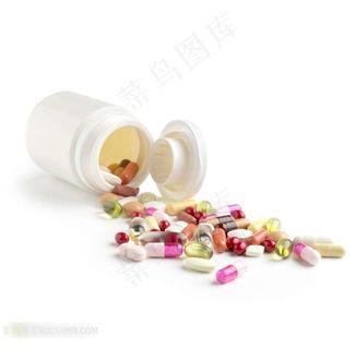 倒出的药丸和胶囊