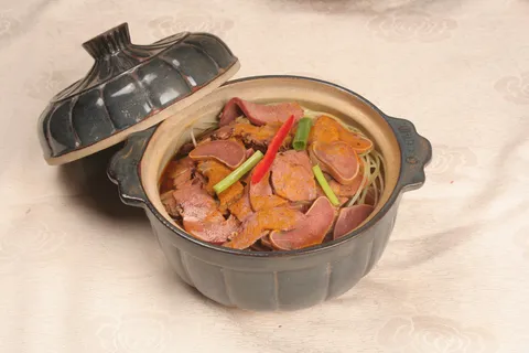 31特色牛杂煲-张生粥记