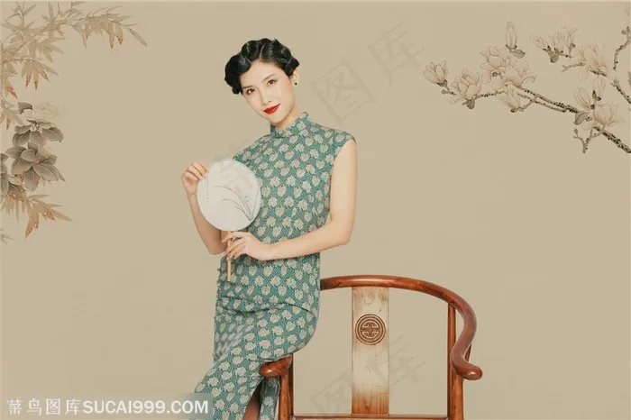 工笔画民国拿扇子美女