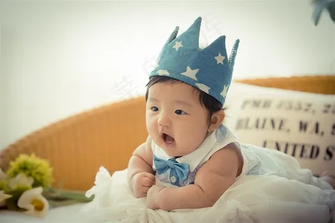 身穿公主裙的可爱小宝贝 身穿公主裙的可爱小宝贝