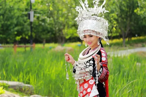 苗族姑娘清纯美女图片