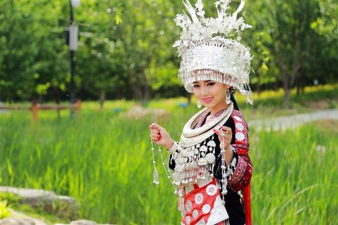 苗族姑娘清纯美女图片 苗族姑娘清纯美女图片