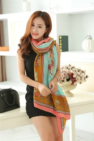 室内丝巾女模特精美大图