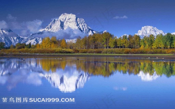 优美的湖光山色美景