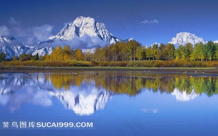 优美的湖光山色美景