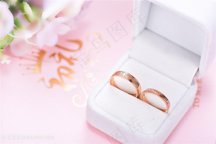 婚礼对戒实物摄影图