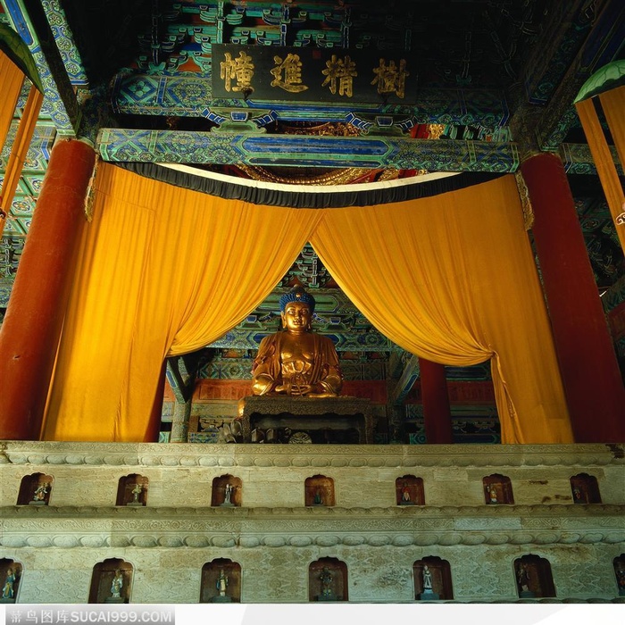 传统佛像-寺院内的镀金佛祖