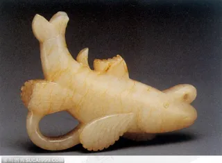 中华传统工艺-黄色的飞鱼玉器