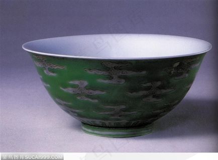 中华传统瓷器-翔云花纹的碗