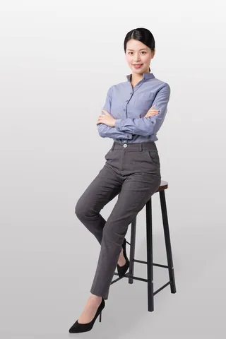 青色女性职业装