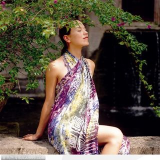 美容SPA（树下养神的女性）