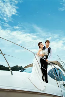 时尚恋人婚纱港口外拍图片 时尚恋人婚纱港口外拍图片
