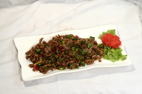 3小炒鸡珍-乡村小镇