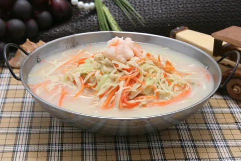 浓汤煮干丝
