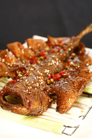 R00533农味烤鲈鱼