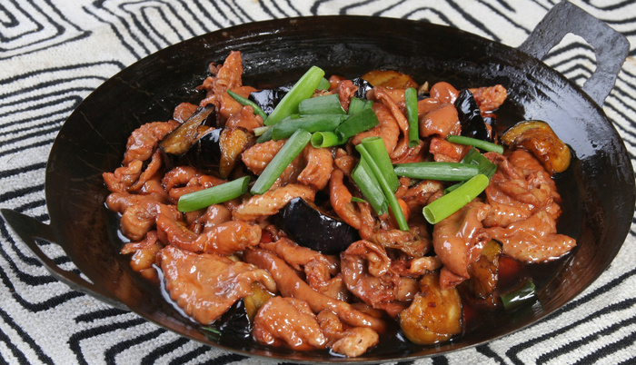 干锅鸡皮25元