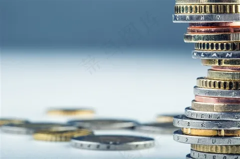 叠放的钱币高清图片