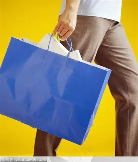 人物手势元素-手拿购物袋手势特写