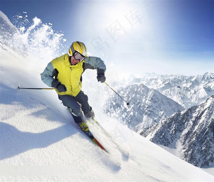 雪山滑雪的男人